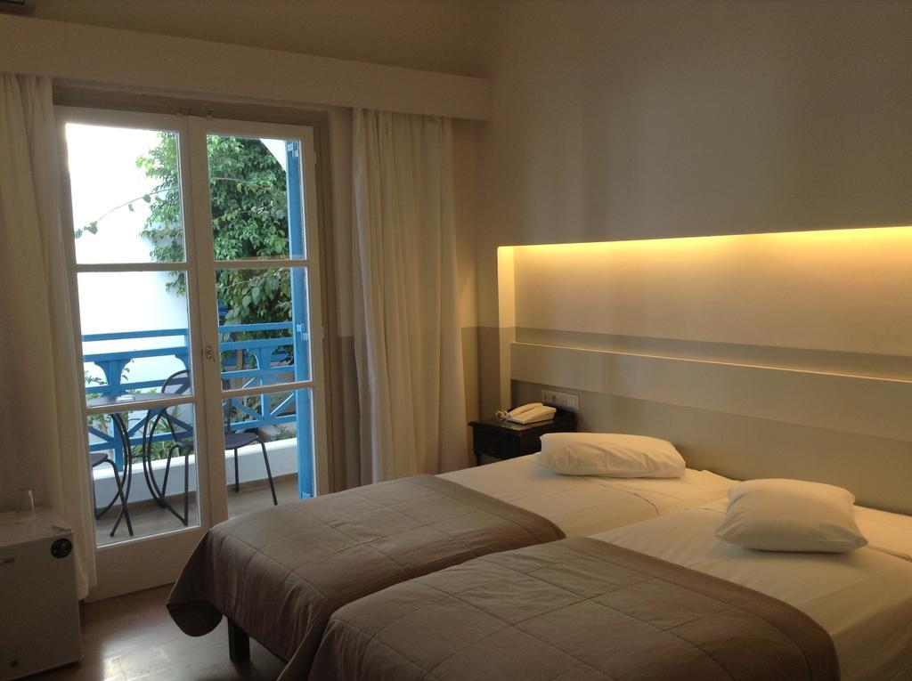 Kamari Beach Hotel Esterno foto