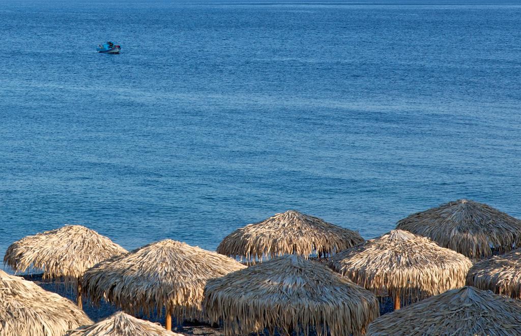 Kamari Beach Hotel Esterno foto